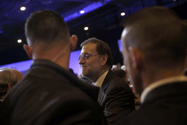 Ψυχρολουσία για τον Ραχόι, «ρυθμιστές» οι Podemos