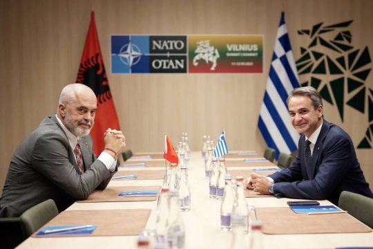 Βάζουν στην πρέσα το Μαξίμου για την εξωτερική πολιτική