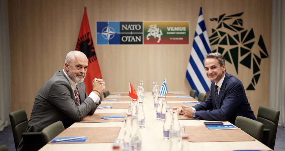 Βάζουν στην πρέσα το Μαξίμου για την εξωτερική πολιτική