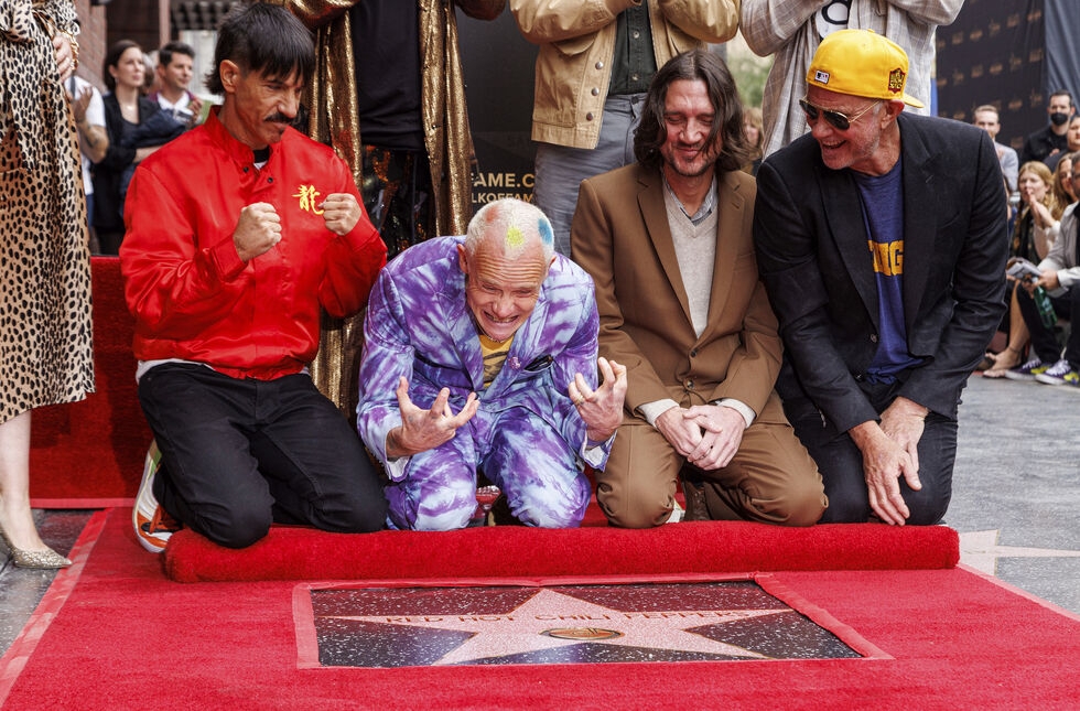 Δισκοκριτική: Red Hot Chili Peppers, Dasho Kurti, Pink Floyd, Wet Leg