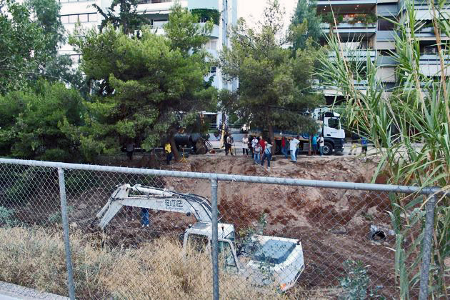 Η Περιφέρεια «ξεγλιστρά» από τις διαδικασίες για το ρέμα της Πικροδάφνης