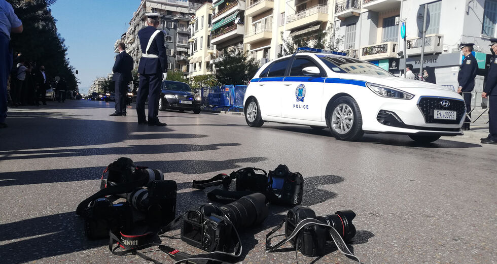 Η μαύρη βίβλος για τα δικαιώματα – Έργα και ημέρες του Κυρ. Μητσοτάκη