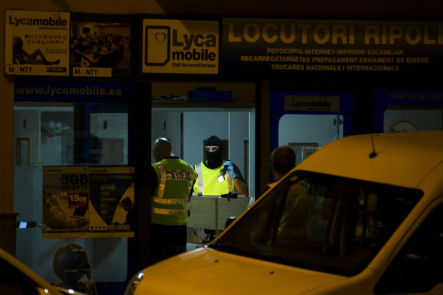 Προφυλακίσεις και νέα στοιχεία από τις έρευνες στη Βαρκελώνη