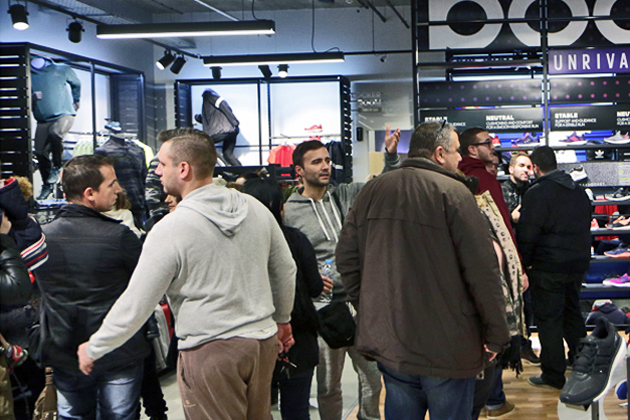Η Mallμανία πάει σύννεφο…