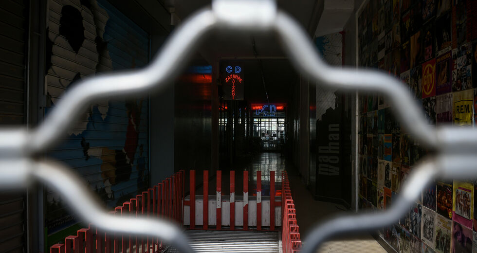 Μούδιασμα στην αγορά από το ολικό «λουκέτο»