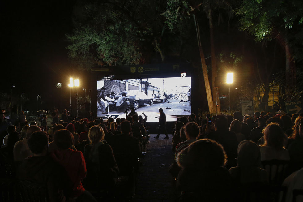 Η αυτοκρατορία… επιτίθεται