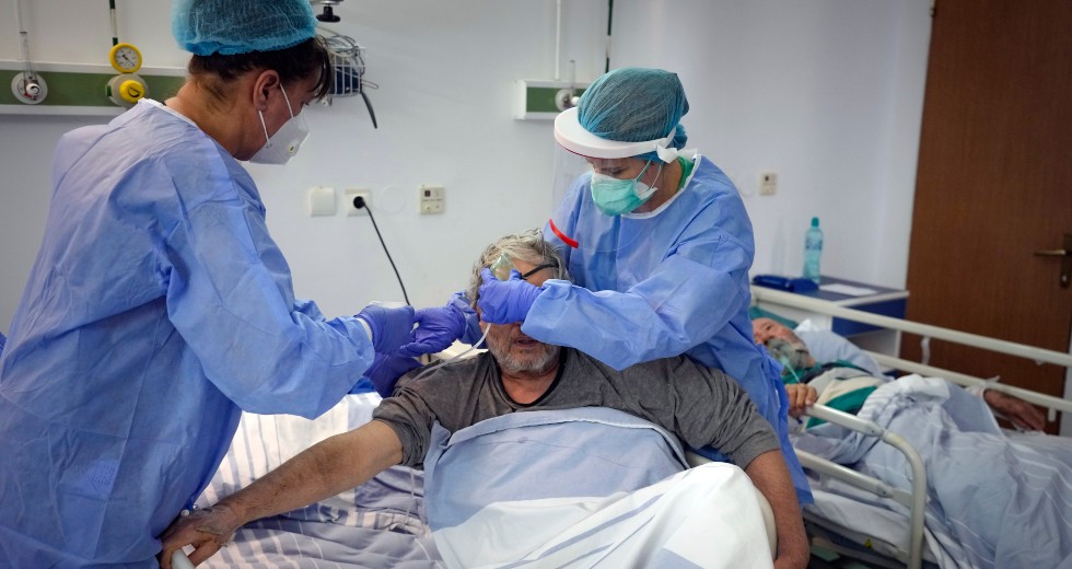 Δραματική η κατάσταση στα νοσοκομεία της Ρουμανίας, εκατοντάδες οι νεκροί καθημερινά