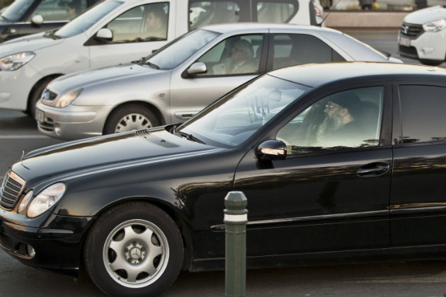 Φουντώνει η οργή κατά της Εκκλησίας