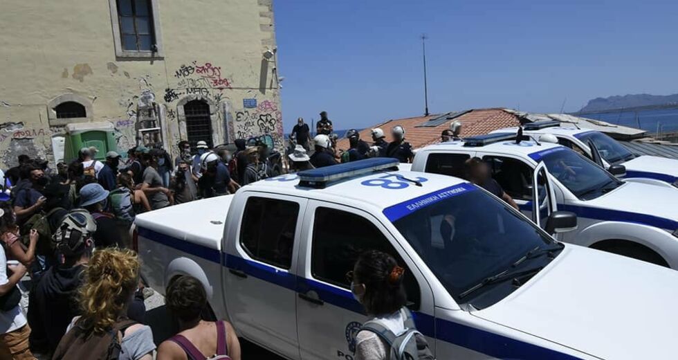 Κατέλαβαν ξανά τη «Rosa Nera»