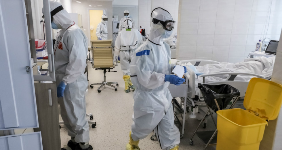 Ξεπέρασαν τους 245.000 οι νεκροί από τον κορονοϊό