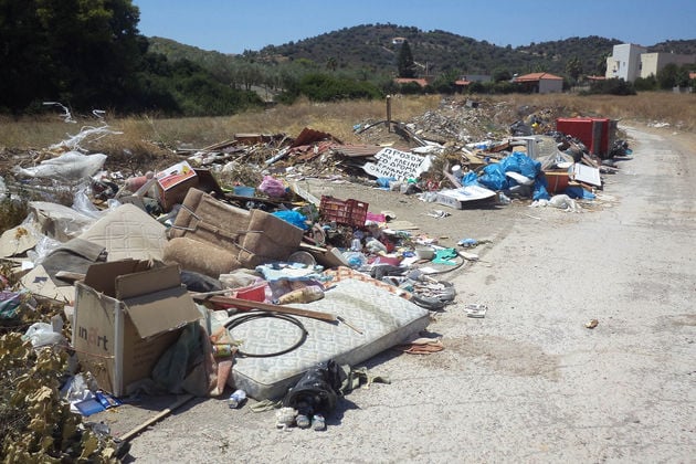 Σαλαμίνα, ένας απέραντος σκουπιδότοπος