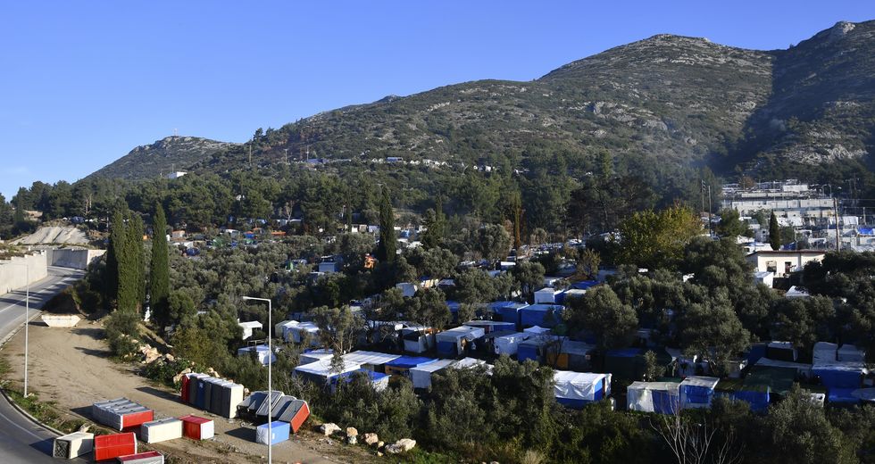 Βαθύ… ρήγμα στο νησί με τους πρόσφυγες