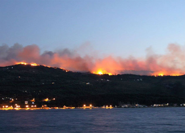 Σε ύφεση η πυρκαγιά στη Σάμο