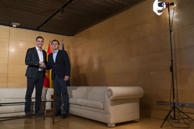 Ανοίγει ο δρόμος για κυβέρνηση στην Ισπανία