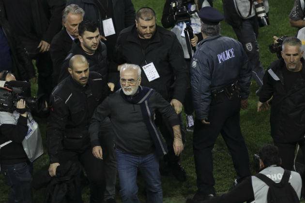 Αυτόφωρο για Σαββίδη και στο βάθος… διακοπή