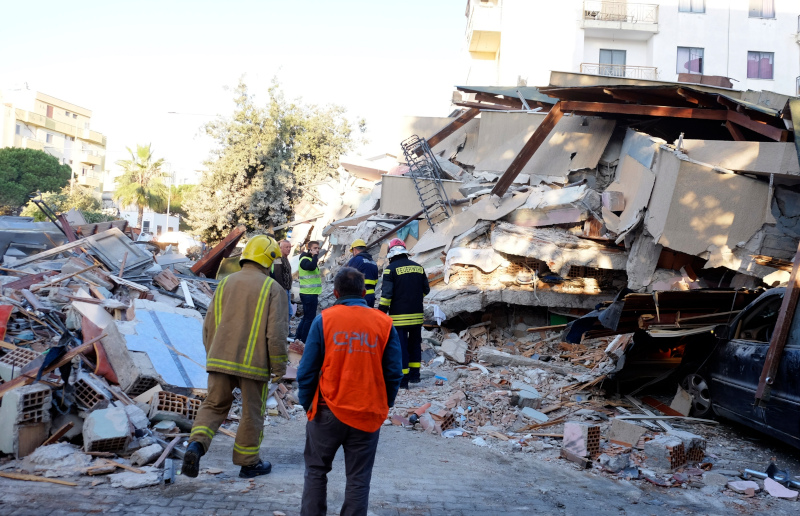 Δραματικά καρέ από το χτύπημα του Εγκέλαδου στην Αλβανία