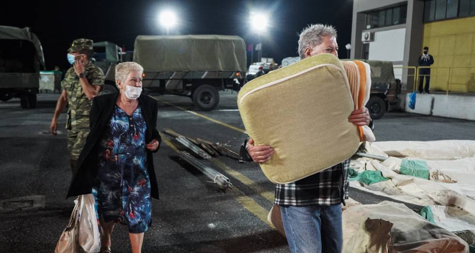 Σε απόγνωση οι κάτοικοι μετά τον σεισμό των 6 Ρίχτερ