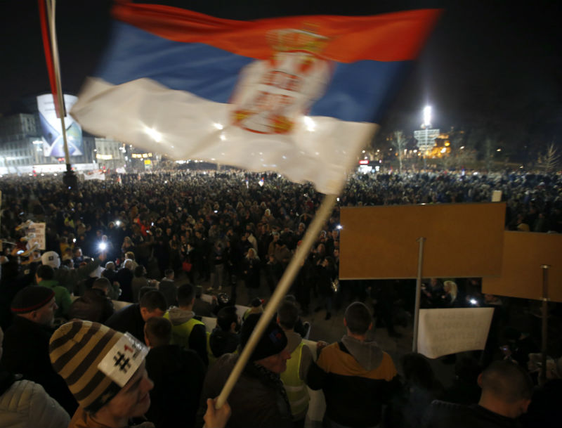 Τρεις μήνες μαζικών αντικυβερνητικών διαδηλώσεων στο Βελιγράδι