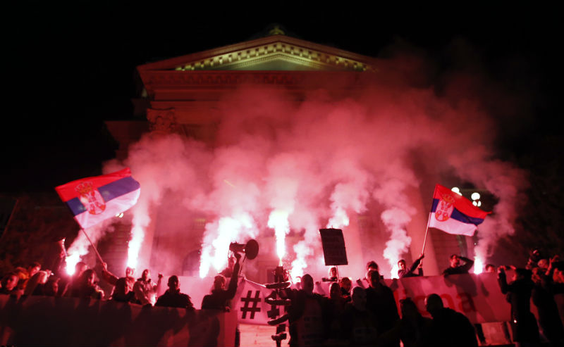 Τρεις μήνες μαζικών αντικυβερνητικών διαδηλώσεων στο Βελιγράδι