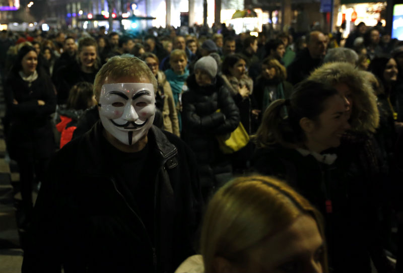 Τρεις μήνες μαζικών αντικυβερνητικών διαδηλώσεων στο Βελιγράδι