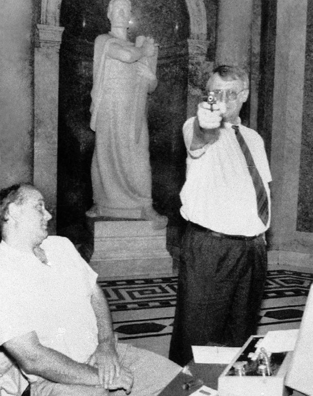 Αθώο εγκλημάτων πολέμου έκρινε η Χάγη τον Σέρβο Σέσελι