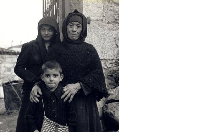 Αργύρης Σφουντούρης: «Παρών»