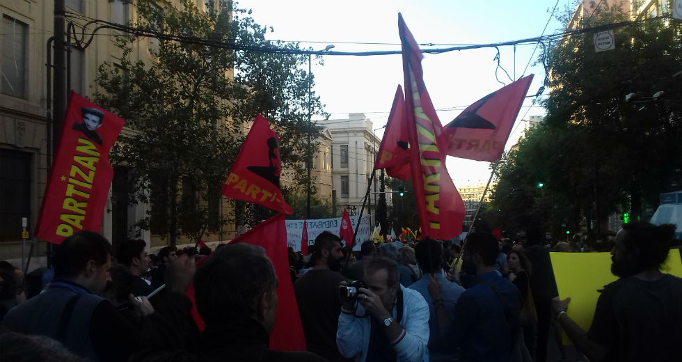 Χιλιάδες κόσμου στο αντιπολεμικό συλλαλητήριο