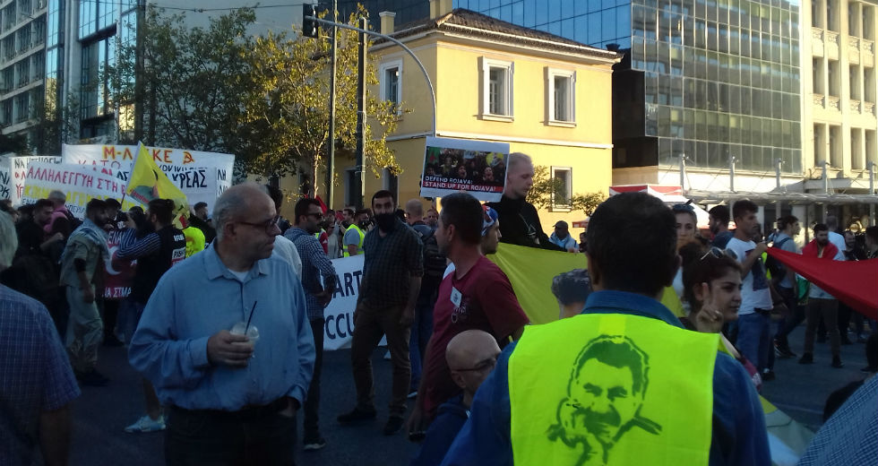 Χιλιάδες κόσμου στο αντιπολεμικό συλλαλητήριο