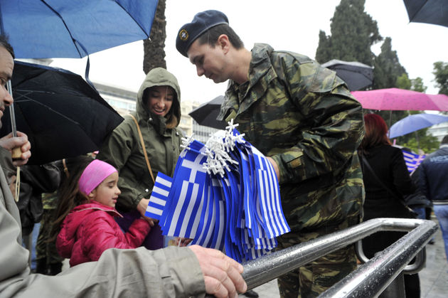 Πρώτα παρέλαση, μετά… κλαρίνα