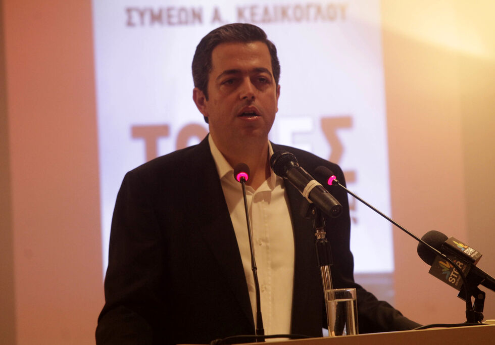 Σήκωσε το γάντι για το «σκοτεινό διάλειμμα»