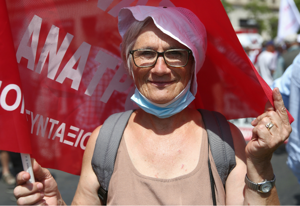Χιλιάδες συνταξιούχοι στο δρόμο για συντάξεις και «αξιοπρεπή ζωή»