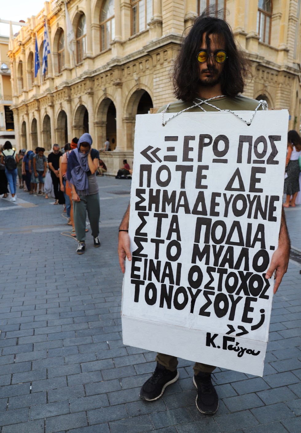 Ηράκλειο: Ο μεγάλος περίπατος των σκλάβων