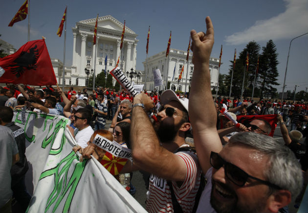 Σφίγγει ο κλοιός γύρω από τον Γκρούεφσκι