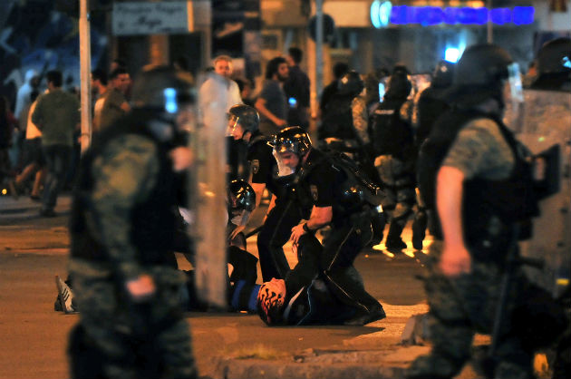 Ζητούν την παραίτηση Γκρούεφσκι