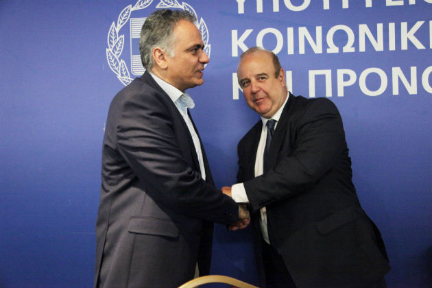 Με αιχμές οι τελετές παράδοσης – παραλαβής