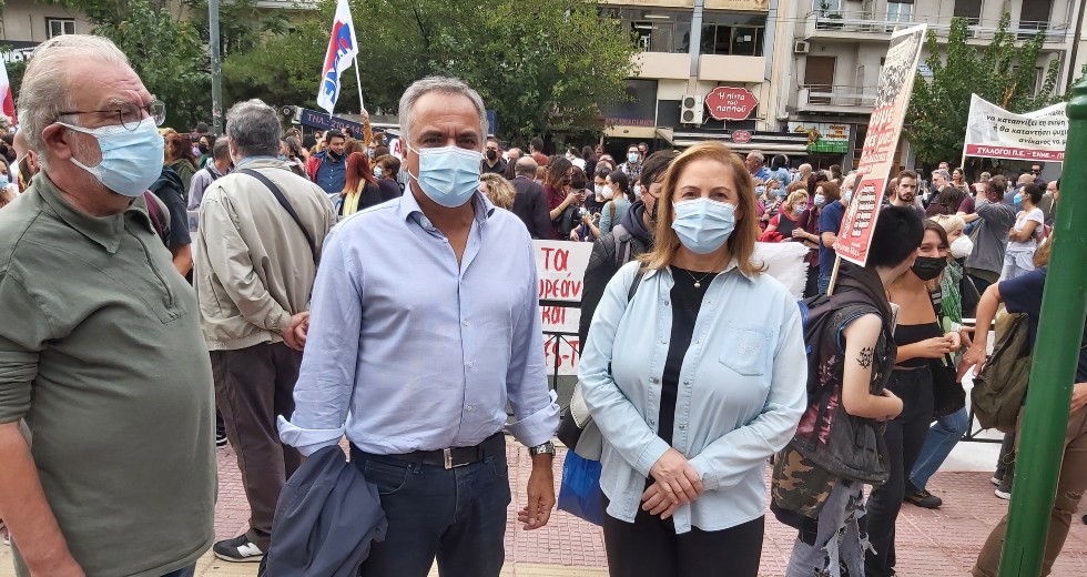 Μεγάλο και δυναμικό το συλλαλητήριο της εκπαιδευτικής κοινότητας στη Βουλή