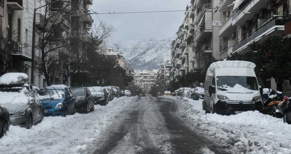 «Ιστορικός» χιονιάς, ιστορικό και το επιτελικό φιάσκο [εικόνες + βίντεο]