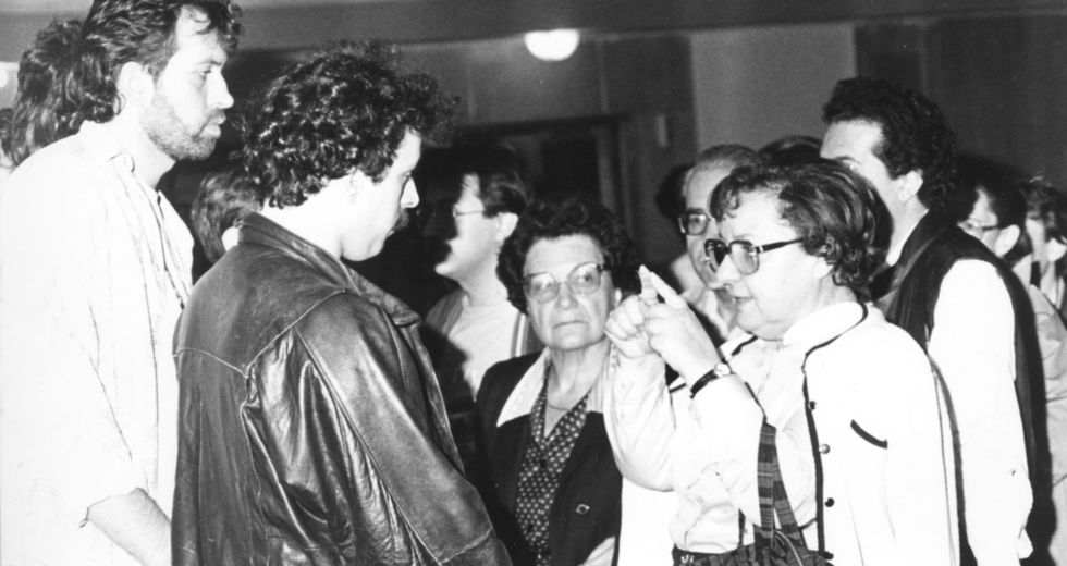 Από την ελληνική μοναξιά στους διεθνείς ορίζοντες