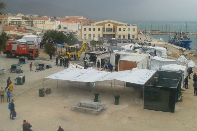 Φωτιά στον καταυλισμό της Σούδας στη Χίο