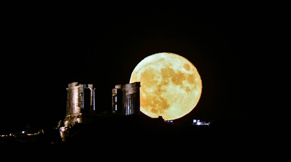 Μάγεψε η τελευταία πανσέληνος του καλοκαιριού [ Φωτογραφίες ]
