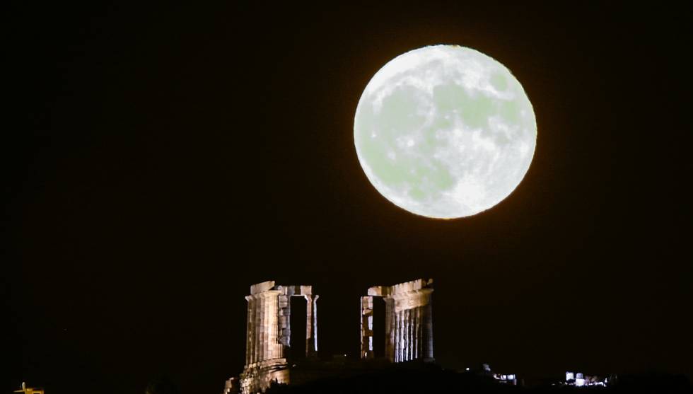 Μάγεψε η τελευταία πανσέληνος του καλοκαιριού [ Φωτογραφίες ]