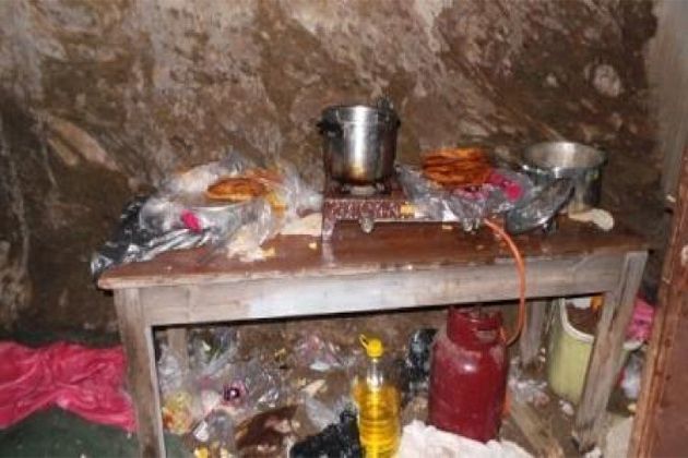 Οι σπηλιές – φυλακές των μεταναστών στην Κρήτη