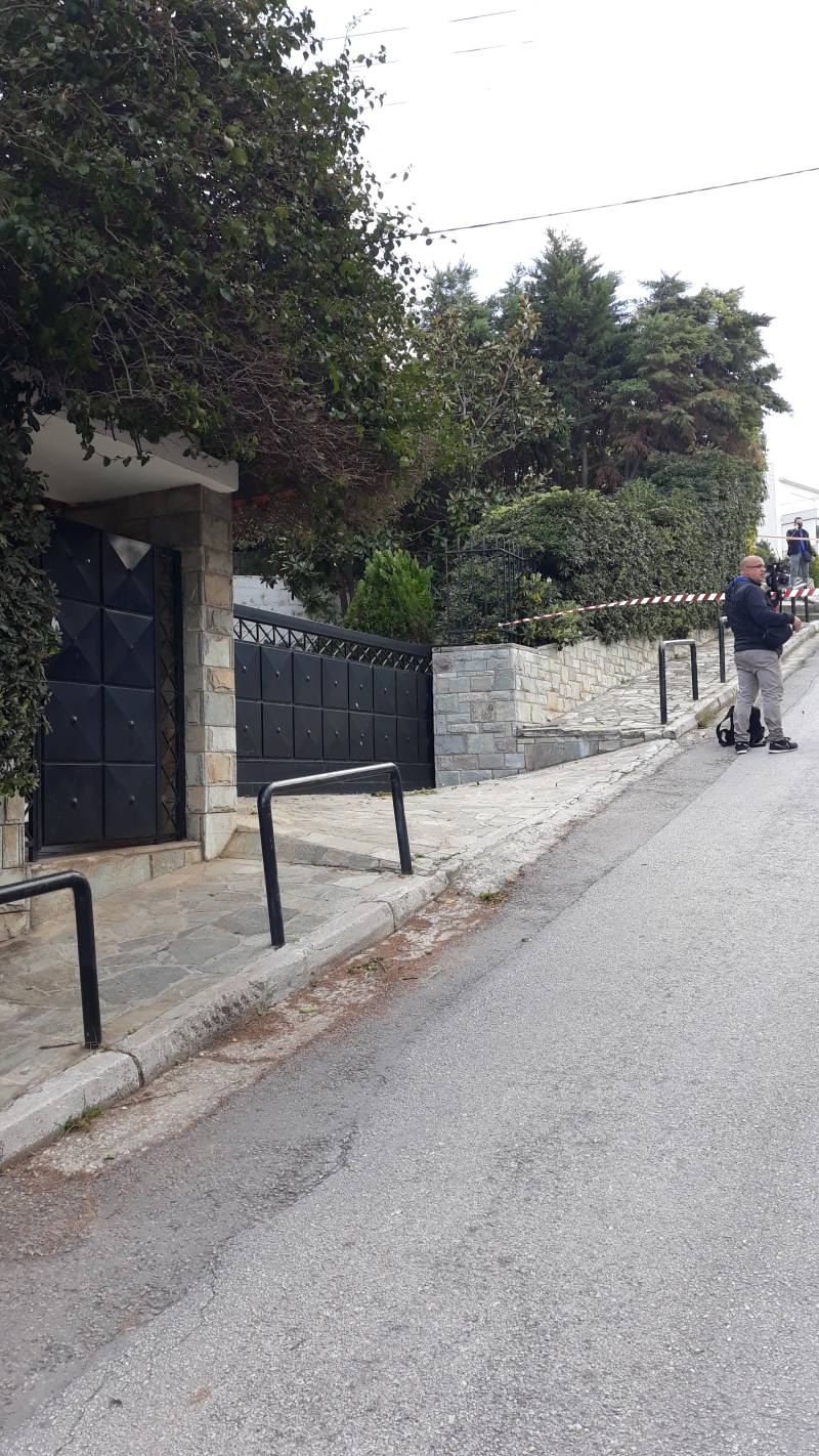 Δολοφόνησαν τον δημοσιογράφο Γιώργο Καραϊβάζ