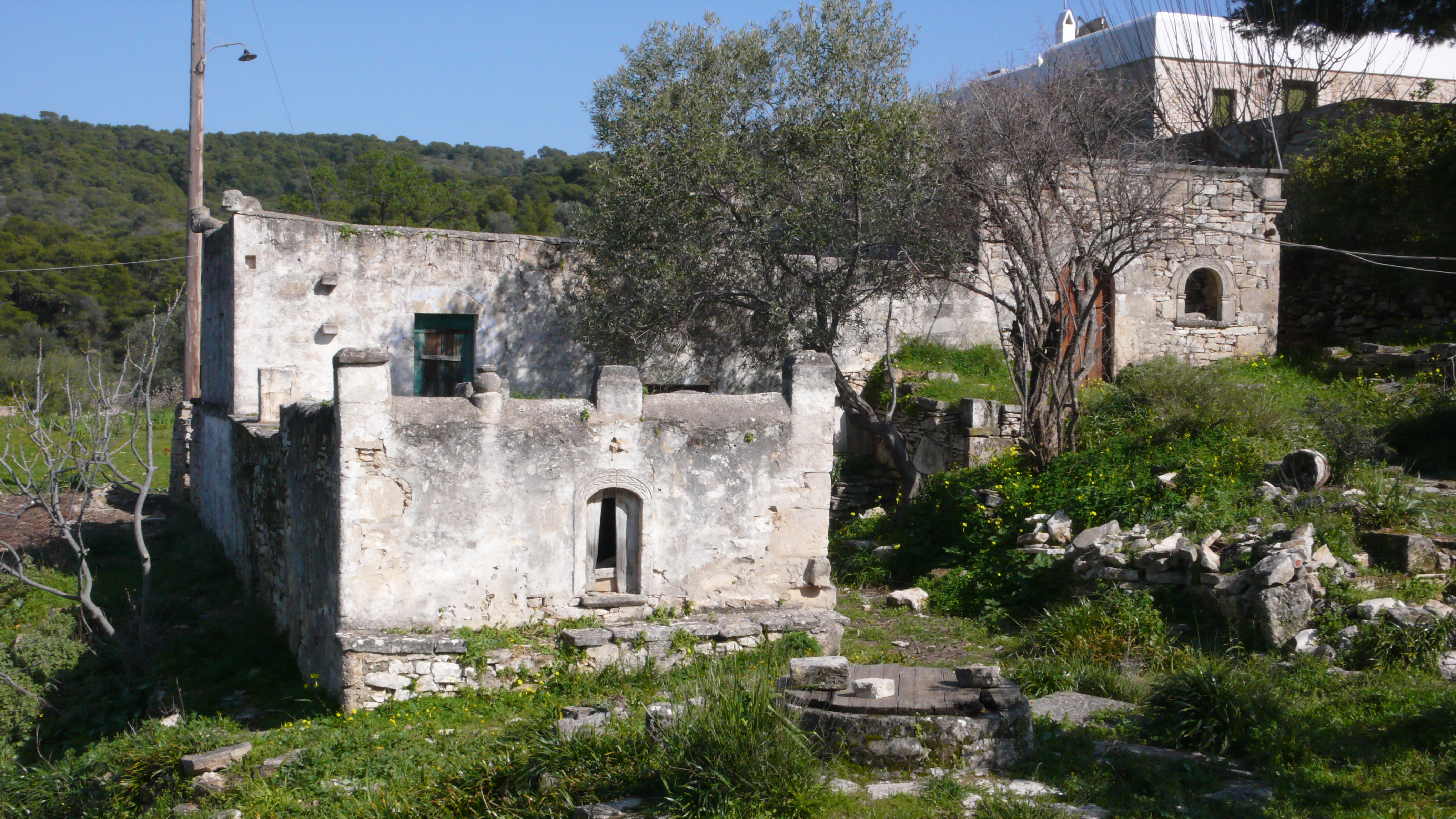 Ενα μνημείο της παραδοσιακής αρχιτεκτονικής καταρρέει