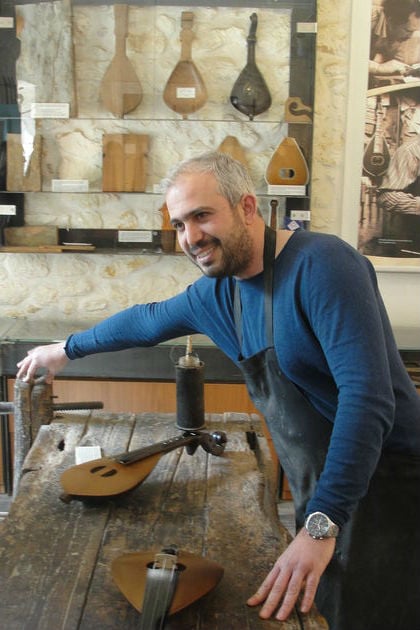Ο αετός… της κρητικής λύρας