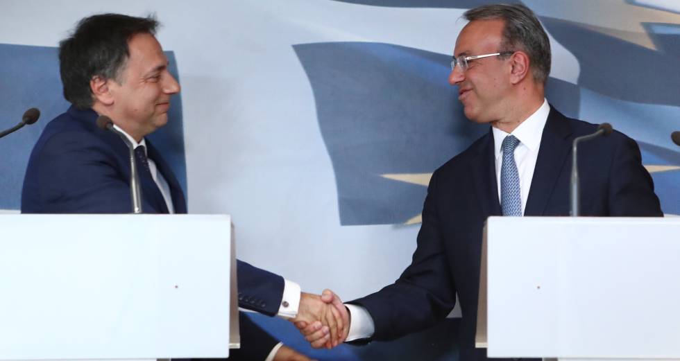 Εγκώμια και φιλοφρονήσεις στις τελετές παράδοσης – παραλαβής των υπουργείων