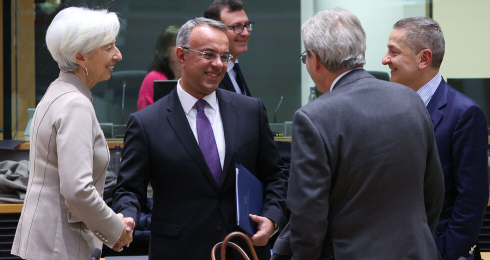 Η ευρωζώνη γλιτώνει την ύφεση