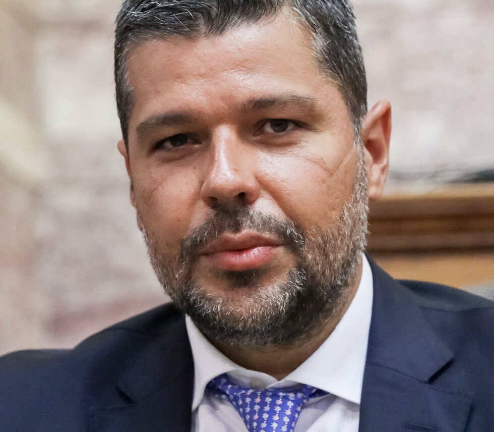 Σύγκρουση στη Βουλή για τη ΔΕΗ