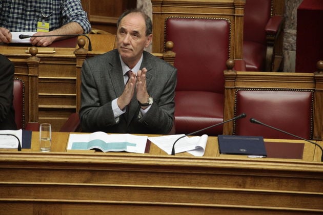 42 «νύφες» για… τον Γιούνκερ