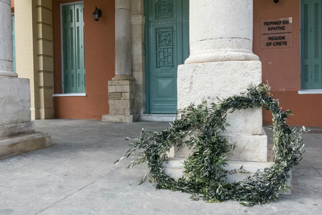 Ηράκλειο: Κατέθεσαν στεφάνια στη μνήμη των νεκρών του Αφρίν